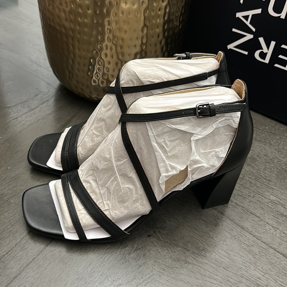 NATURALIZER Tiff Ankle Strap Sandals (WIDE) - Picture 7 of 9